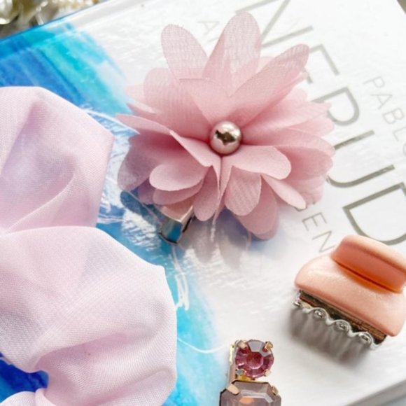 PINK MESSY BUN HAIR STATEMENT ACCESORIES - Picture 2 of 3